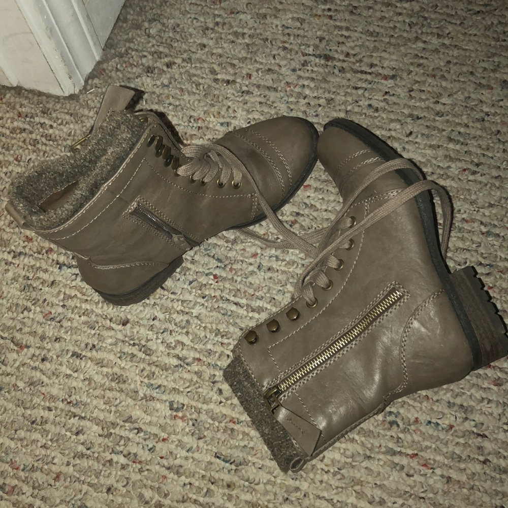 combat boots